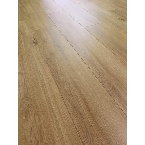 Lucerne Oak vízálló laminált padló 8mm/Ac5/33 kopásállóság, fózolt - 3784