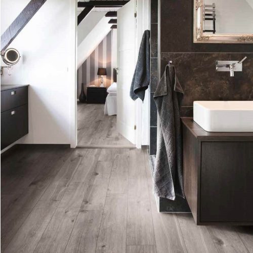 Tornado tölgy vízálló laminált padló 8mm/Ac5/33 kopásállóság, fózolt - K395