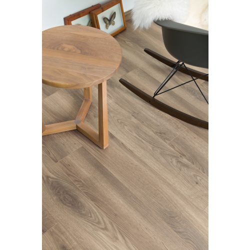 Marineo tölgy laminált padló 8mm/Ac4/32 kopásállóság, fózolt, keskeny változat - 37844